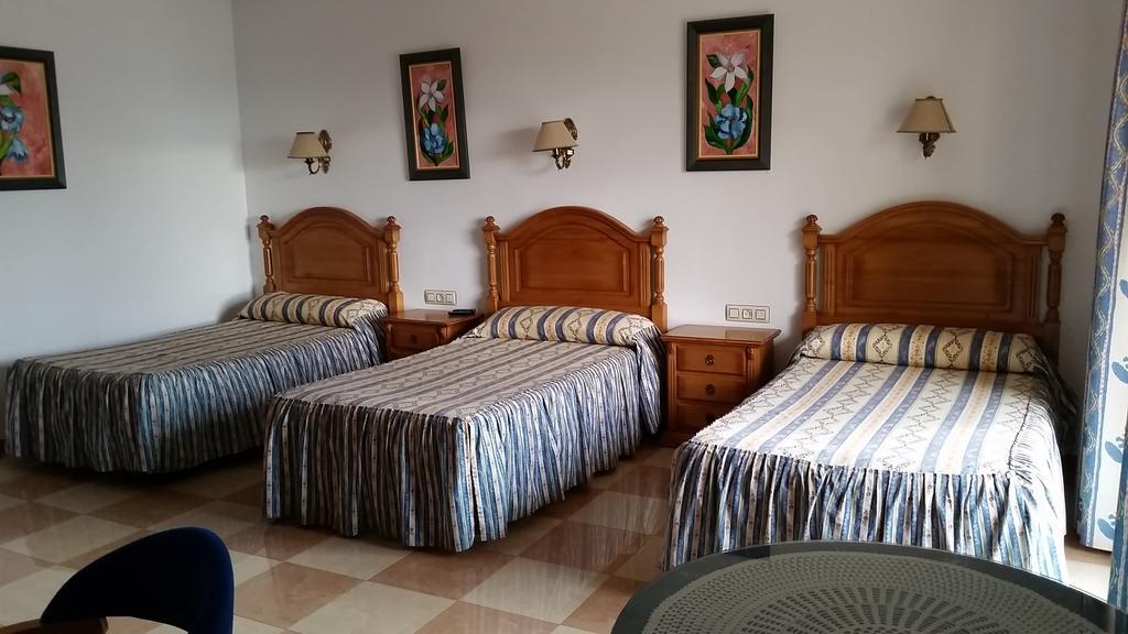 Hostal Los Rosales 阿尔卡拉斯 外观 照片